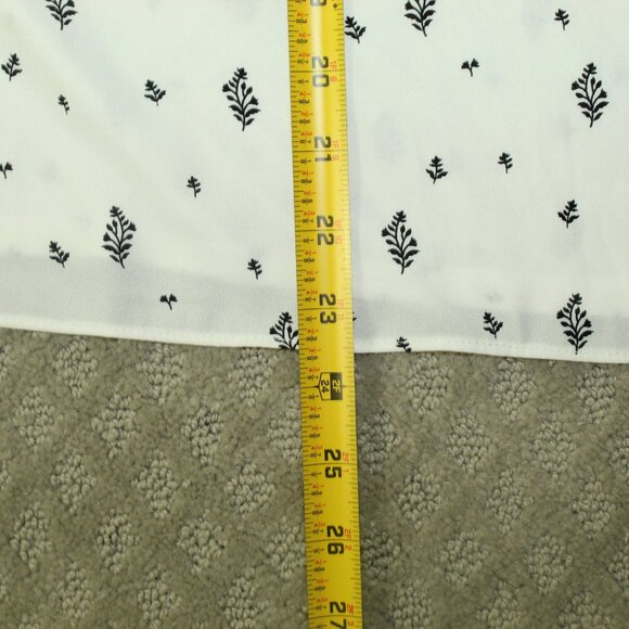 Loft Size M White and Black Patterned Sleeveless Blouse - Picture 3 of 5